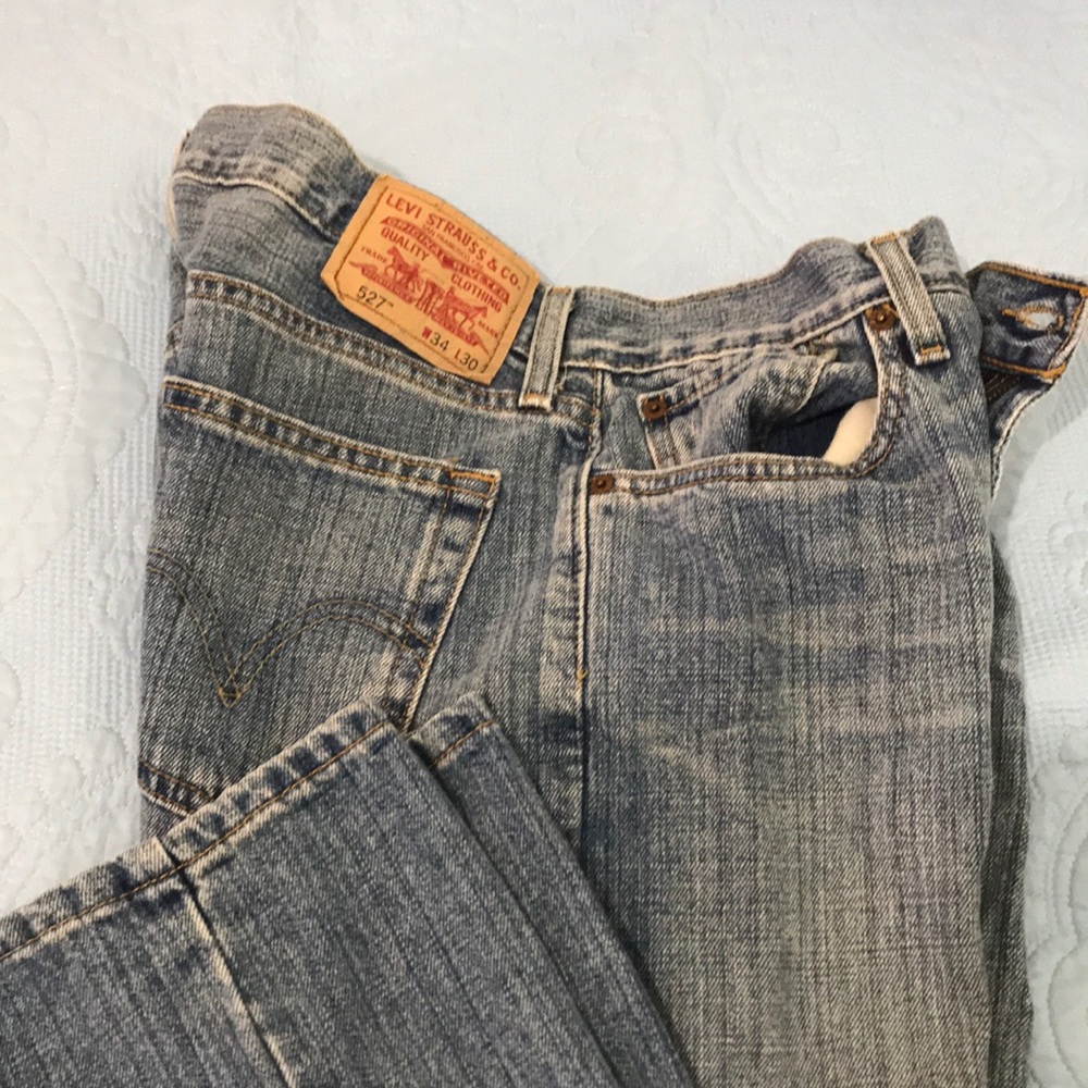 Levis 527